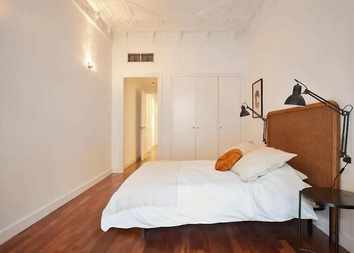 The Collection - Classy 3bd - 2bth With Private Patio In Eixample
