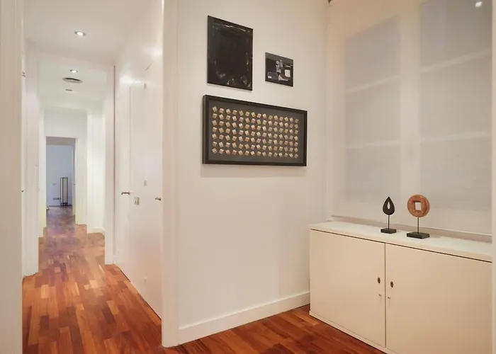 The Collection - Classy 3bd - 2bth With Private Patio In Eixample Appartement